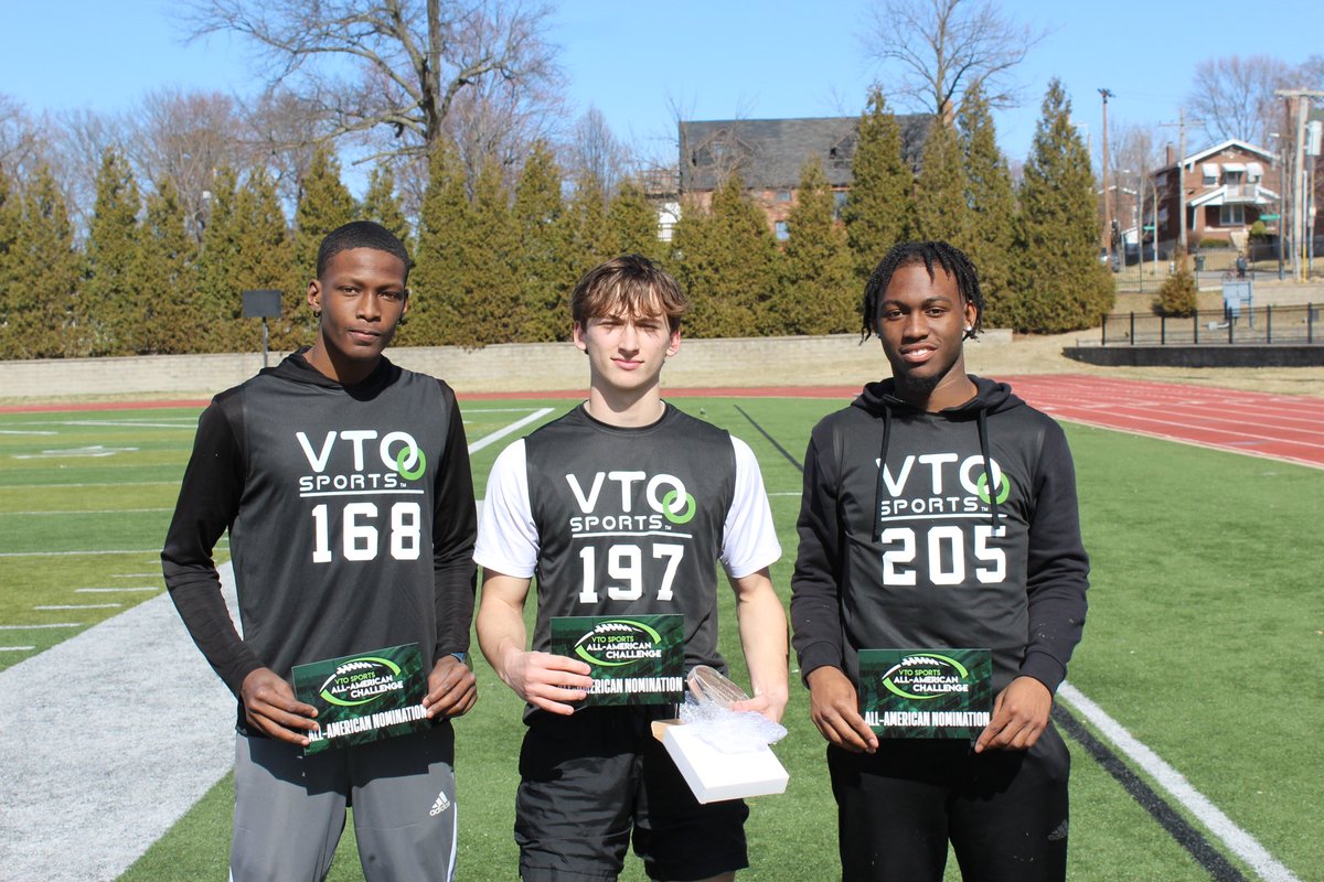 HaydenWolfe25's tweet photo. Had a great time at VTO Sports. Big thanks to Coach Jacobs for inviting me to this one and to Charlotte for their next camp. Thankful to receive MVP of the DB group and excited for more to come. @VinceJacobs8 @VTOSPORTS @PrepRedzoneMO @JPRockMO @CoachDaniels06 @AndyBelluomini https://t.co/03HMog792A