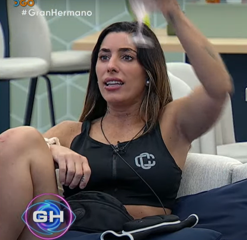 gh2022ok's tweet photo. Gran Hermano la expuso adelante de todos. QUE SE CAIGAN LAS CARETAS https://t.co/aQqzCTTvre