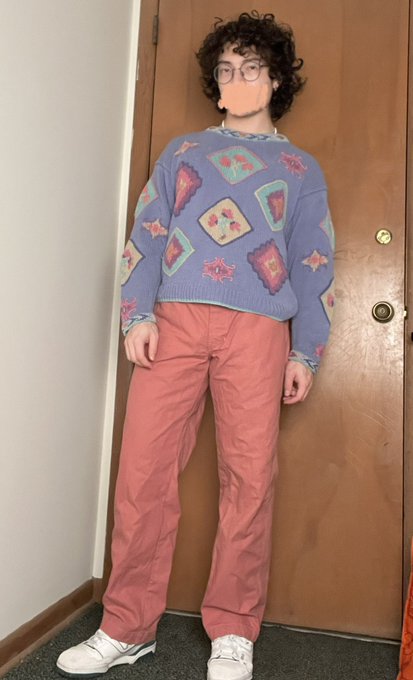Outfit critique, what can I do/add to make this better https://t.co/fkF68lGrwr