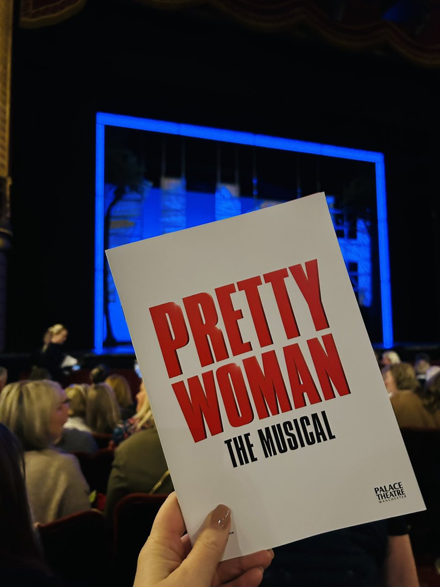 This is just about to happen ! One of my favorite films ever <a href="/PalaceAndOpera/">Palace & Opera Mcr</a> and @prettywomanmusicaluk <a href="/mini_travellers/">Mini Travellers</a> arghhhh #pressnight
