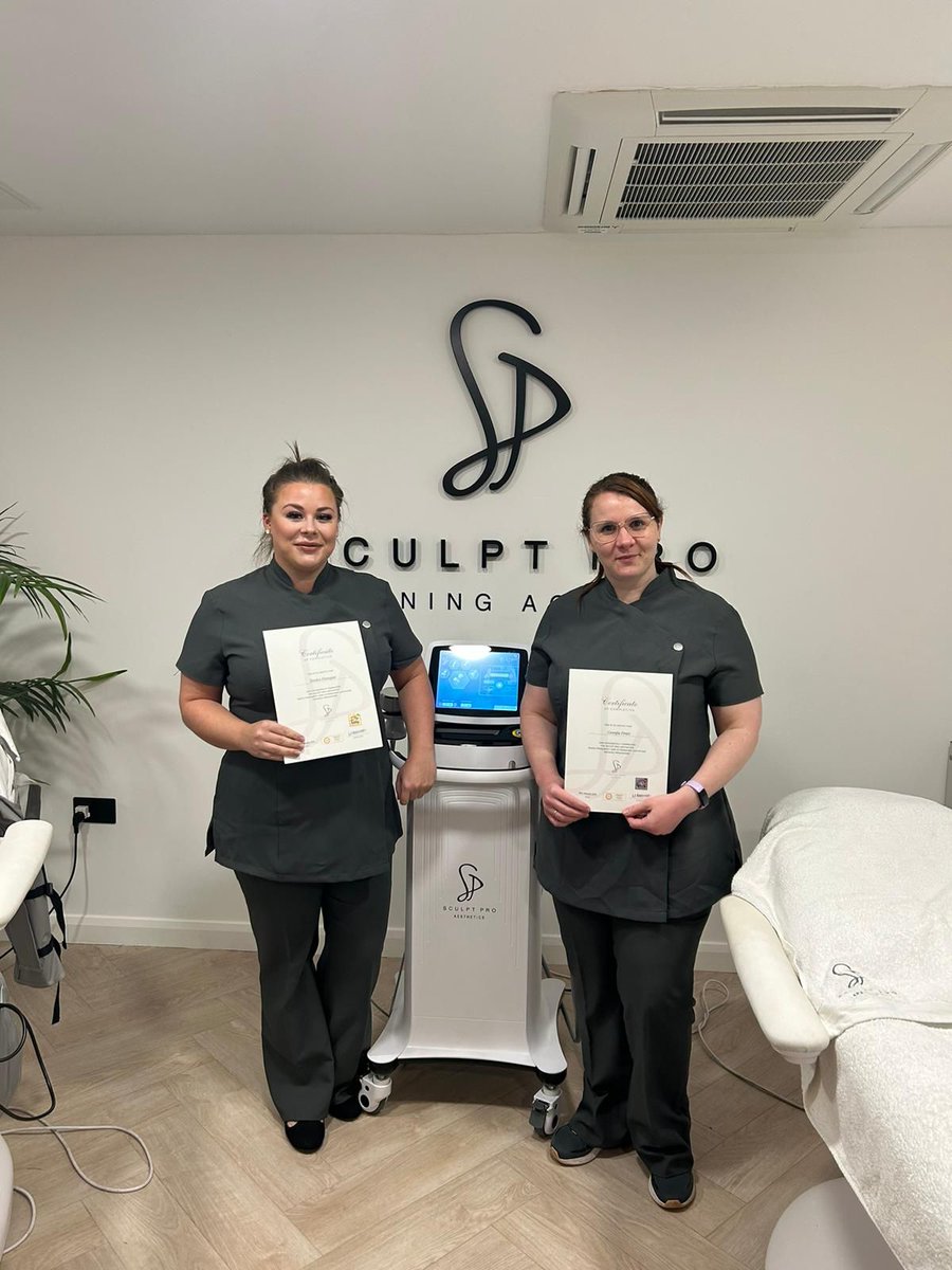 Jessiikerr's tweet image. My best friend and I have started a business
Please go and like it, it would really help us out over at Instagram to get exposure. We specialise in non surgical fat loss and body contouring. Including tummy tucks and face lifts. Love our small business❤️

instagram.com/medisculpt_pro…