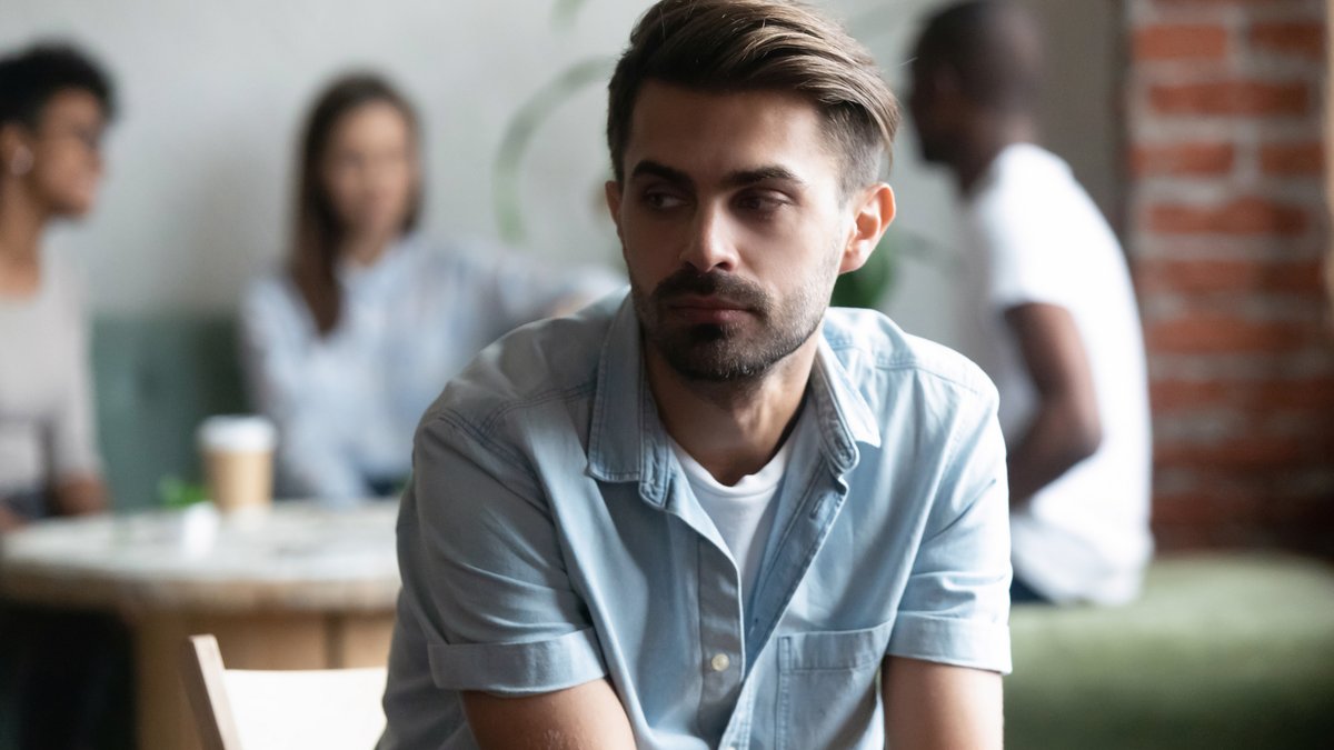 sharphealthcare's tweet image. Concerned about a friend’s eating habits? Here’s how to spot the signs of an eating disorder. ➡️ spr.ly/6014X6Iky #NEDAwarenessWeek