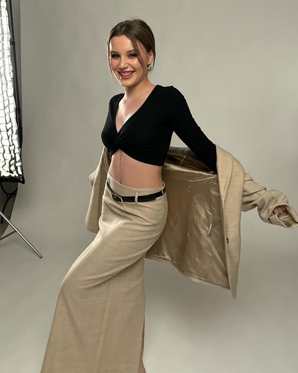 CelebritesNet's tweet photo. La très jolie Carla Lazzari #CarlaLazzari 💓 https://t.co/V8e0RyjdHB