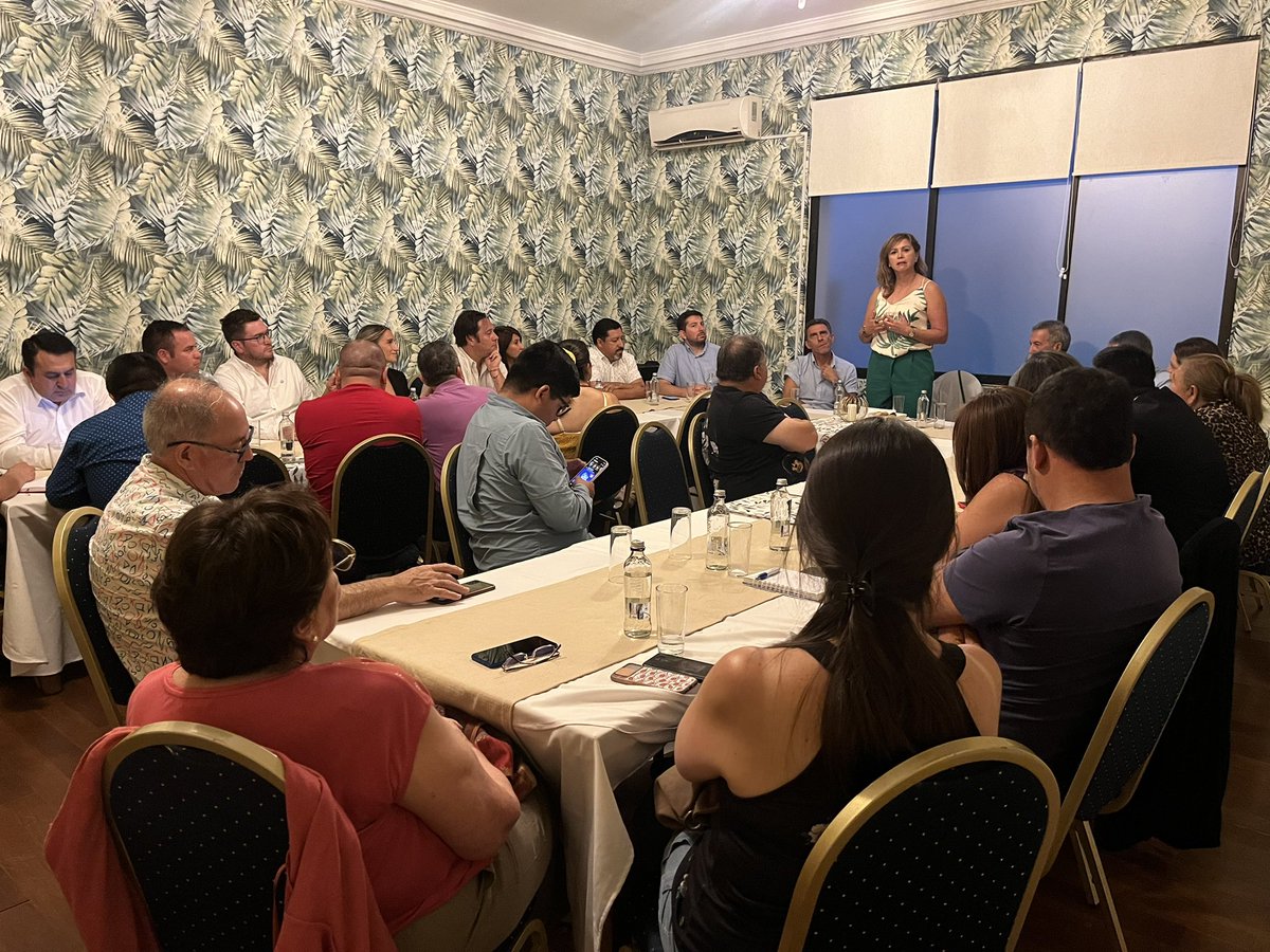 loretosenadora's tweet photo. En Chillán dando inicio a esta reunión junto a importantes referentes, líderes y lideresas de Ñuble! Ad portas de los desafíos electorales 2024 #Lideresas #Lideres https://t.co/X2dBI2Lp8a