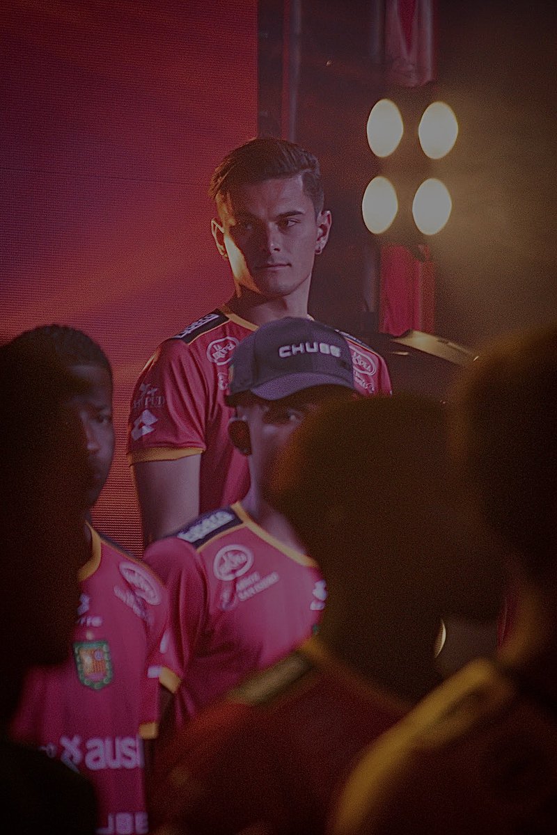 mateozambranob's tweet photo. Por un gran año! ❤️🖤 https://t.co/TkJueF2eSF