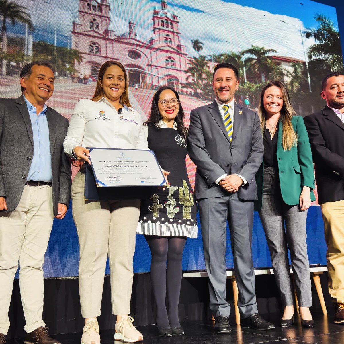 karolmartinez tweet media