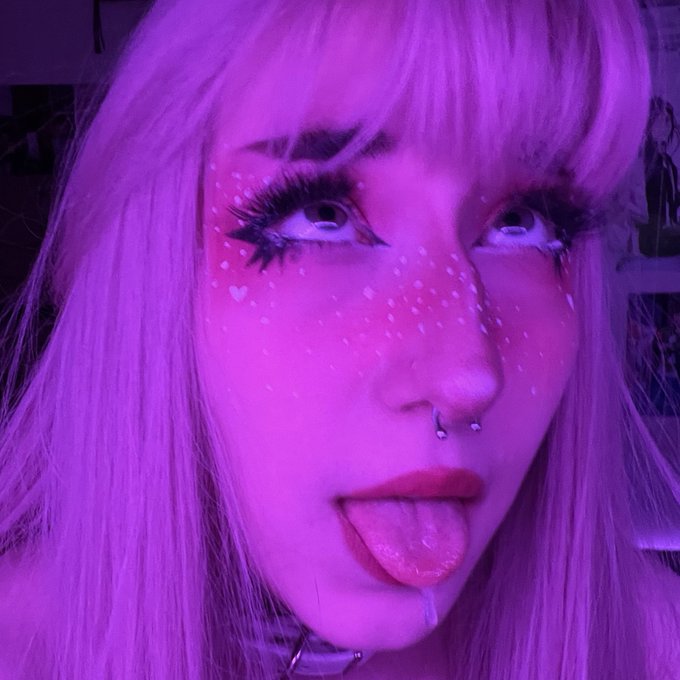 Taking advice on how to do better ahegao ⬇️ https://t.co/yk1qiGL8R5