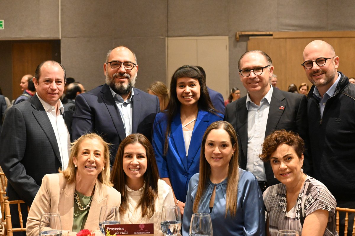 FerLlergo's tweet image. ¡Con gran ilusión participé en la segunda sesión de nuestra campaña #ProyectosDeVida! 🌟

La iniciativa tiene el objetivo de becar jóvenes, ayudándolos a alcanzar sus sueños y metas. 

¡Únete a esta aventura!