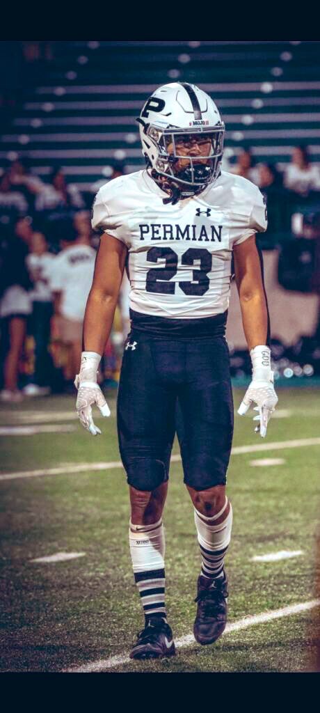 THEPLATFORMDR's tweet image. C/O 2027 DB Caleb Cruz (@calebcruz2027 ) is one the top cornerbacks in his class. Varsity starter as a freshman for @MOJOFB1 
Checks off all the boxes
#ThePlatform Spotlight⬇️👀

#ExposeTheUnexposed 

@DR_SPORTZ 

theplatform.drsportz.com/2024/02/27/pla…