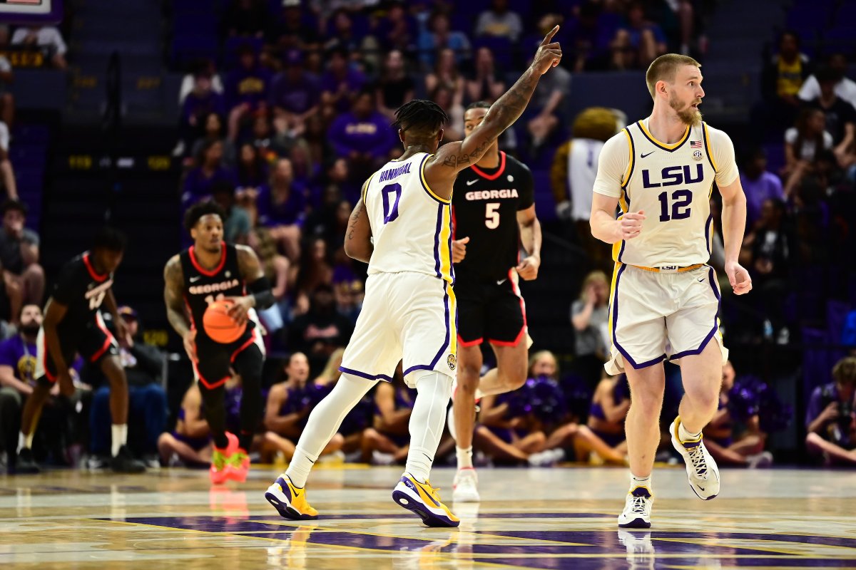 LSUBasketball's tweet photo. Tigers are on a 14-4 scoring run 🔥

LSU 37, UGA 23 https://t.co/WyysF0Rtoc