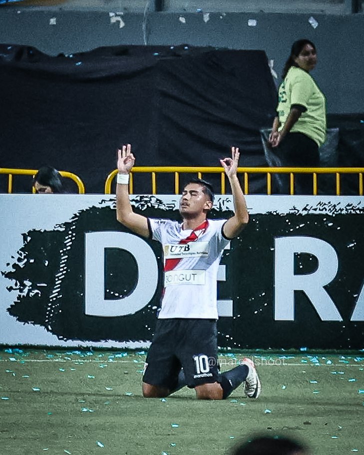 Silencio en el Nacional!
Gol de Always Ready para complicar la serie y poner ventaja a la visita.

📸 <a href="/marcelshoot/">Marcel Sandoval</a>

#sportingcristal #cristal #Always #alwaysready #Nacional #Libertadores #marcelshoot
