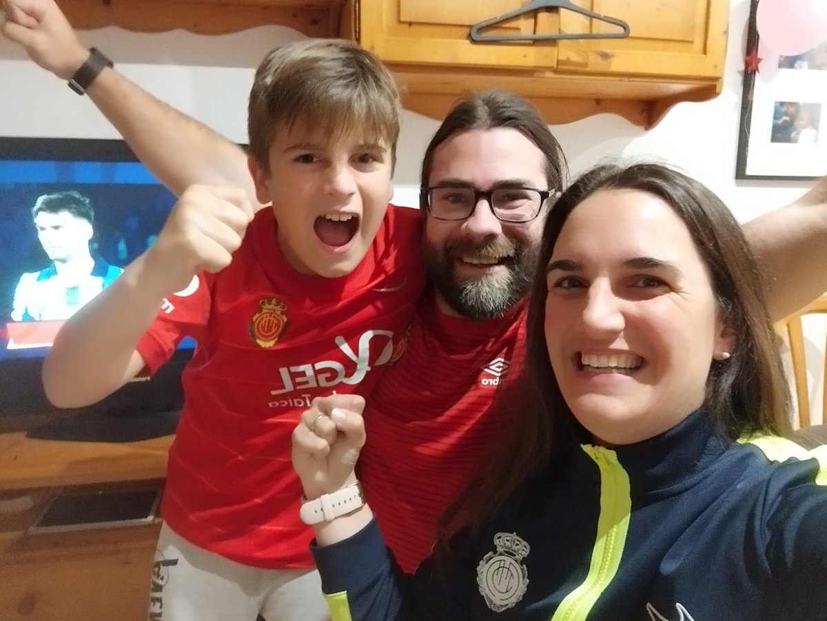 Siiiiii!!! A la final!!! Quina alegria per l'amo jove de la casa (i pels grans també 😅). Ens veim per Sevilla dia 6 d'abril <a href="/RCD_Mallorca/">RCD Mallorca</a>!! ❤️❤️🖤🖤👹🏆⚽