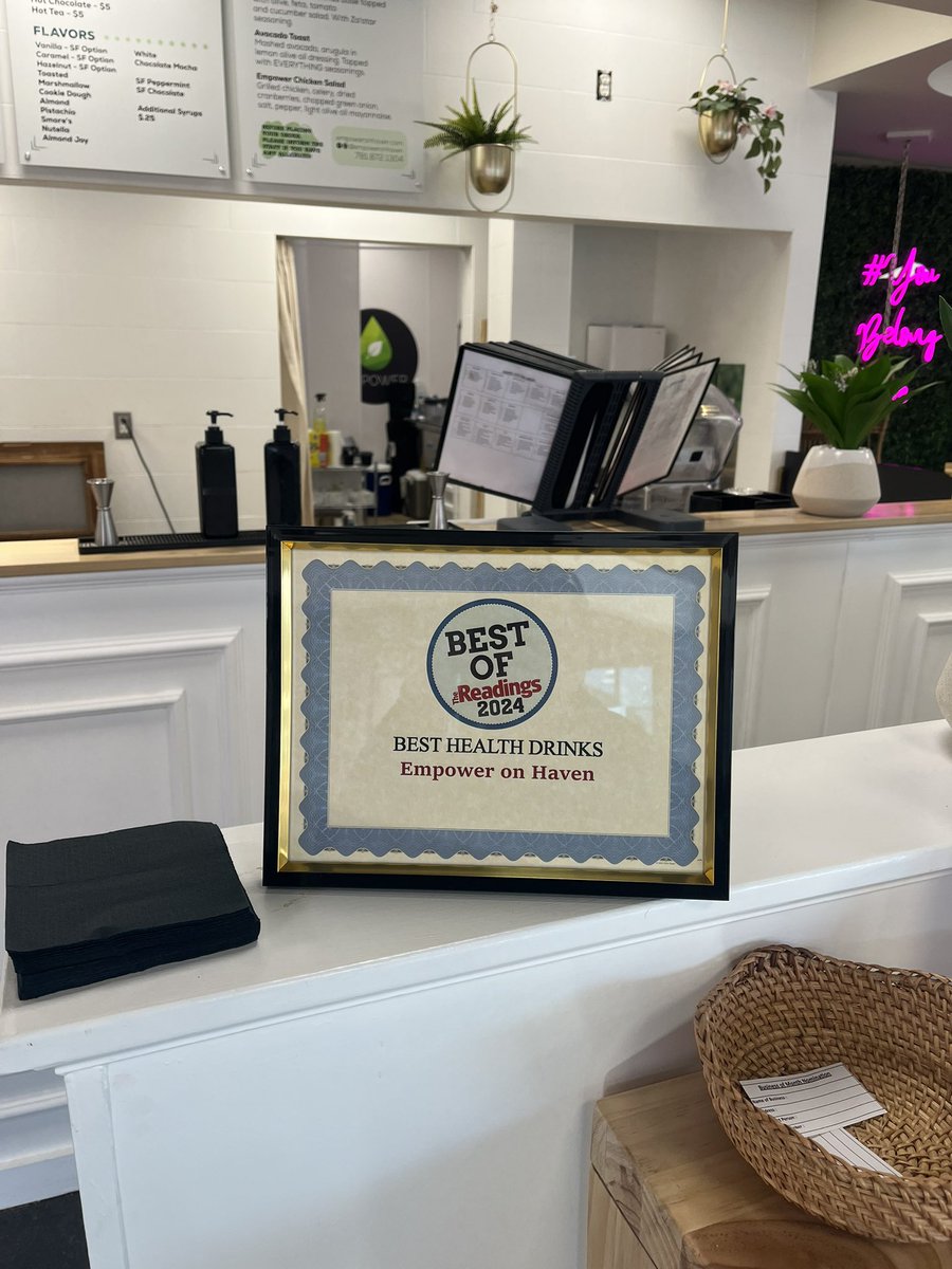 FacetheFacts15's tweet photo. Empower on Haven today was awarded with our special plaque and sticker for our recognition of “Best Health Drinks” from The Readings magazine✨ #ReadingMa #BostonMa #AwardWinning #Cafe https://t.co/BsiaPEeFAN