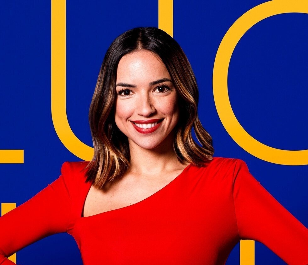 revueltaTV's tweet image. 🔵#GHDúoSemiFinal2 
•En este hipotético final, ⭐¿quién querrías que fuera el GANADOR de #GHDúo2?⭐
♥️ LUCÍA
🔄 ASRAF