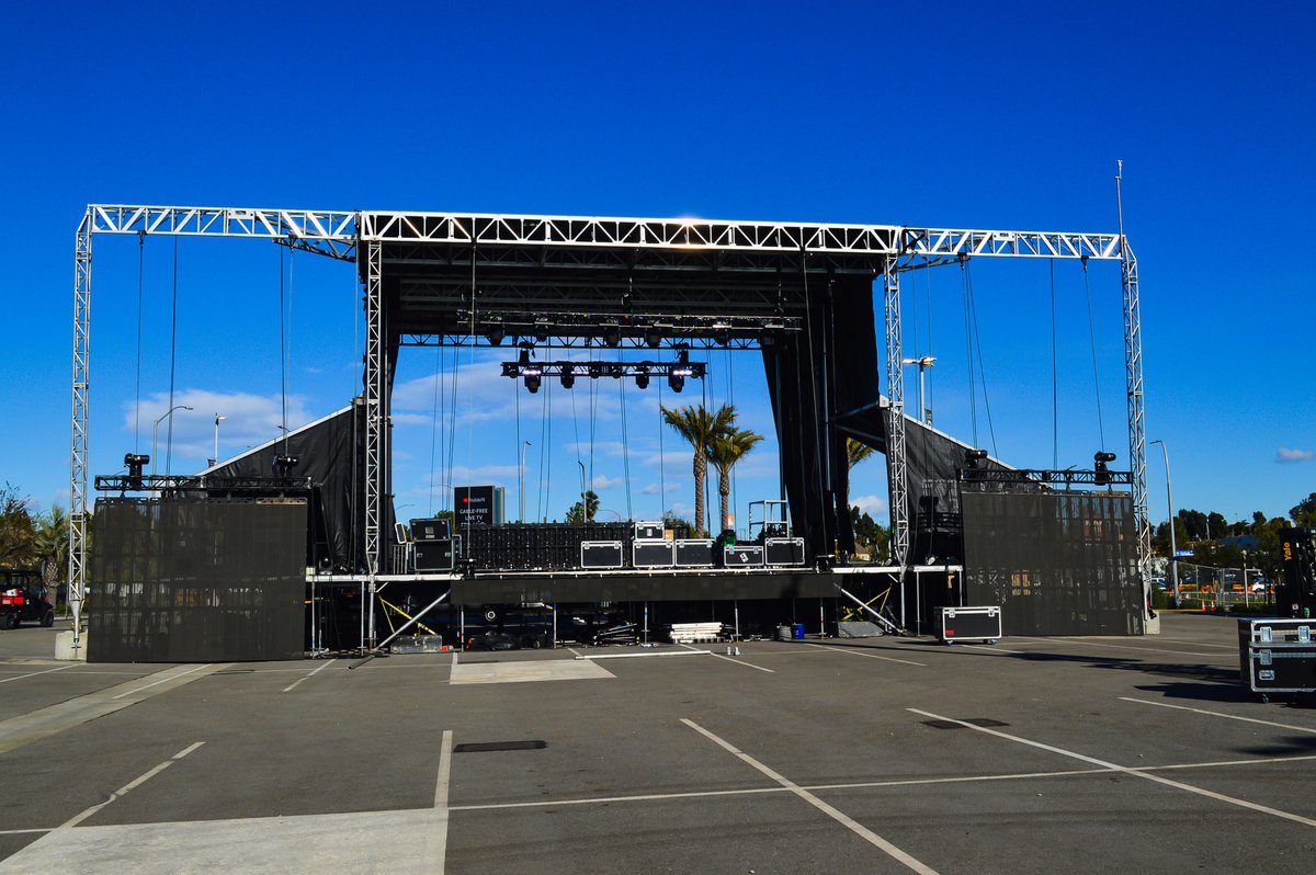 g2_structures's tweet image. The test build is an essential part of our process at G2 Structures. Before dispatching any system, our dedicated team assembles each structure, ensuring perfection before it reaches any venue. 

Artfully Designed. Meticulously Engineered. Flawlessly Constructed.