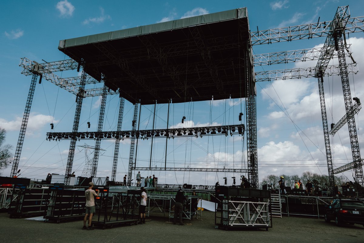 g2_structures's tweet image. The test build is an essential part of our process at G2 Structures. Before dispatching any system, our dedicated team assembles each structure, ensuring perfection before it reaches any venue. 

Artfully Designed. Meticulously Engineered. Flawlessly Constructed.