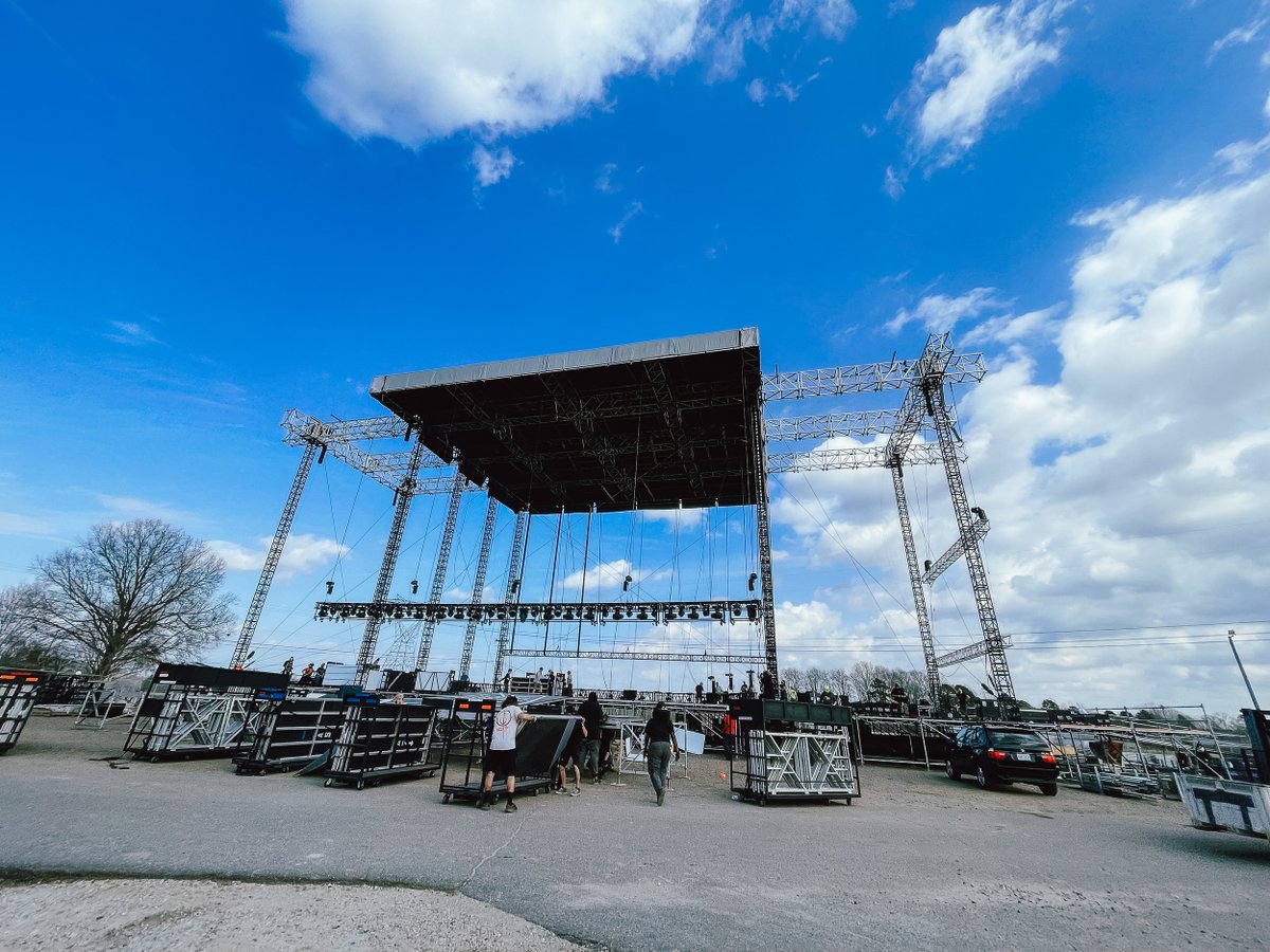 g2_structures's tweet image. The test build is an essential part of our process at G2 Structures. Before dispatching any system, our dedicated team assembles each structure, ensuring perfection before it reaches any venue. 

Artfully Designed. Meticulously Engineered. Flawlessly Constructed.