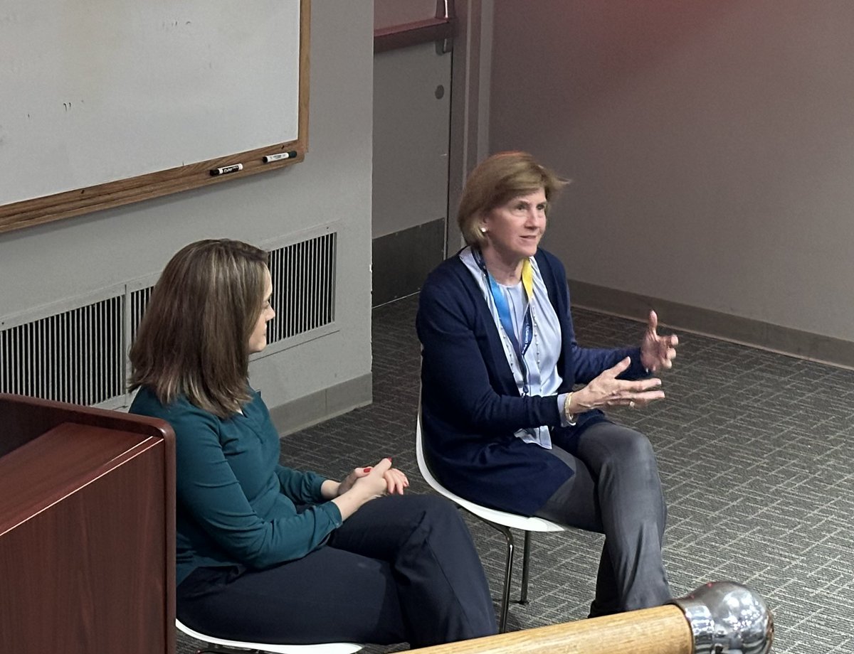 Pearls of wisdom from @MaryEKlotman , Dean of @DukeMedSchool on career for #WomenInMedicine - 1️⃣ put your name in! 2️⃣ share what you need to be successful, 3️⃣ listen to your team, 4️⃣ always remember the mission. #DukePWIM #BeforeTheyWereStars @dukemedicine @jennifer_rymer