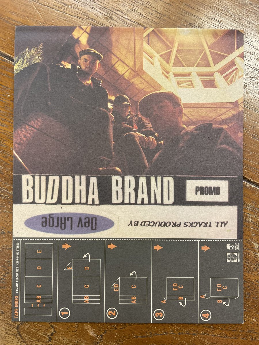 realdjmasterkey's tweet image. 昨日これ見て改めて思ったけどCDのノベルティーにカセットテープのインデックスって当時のアイデアとしては本当ILLだよな。今となって凄さを痛感した。しかも折り方の説明付き🤣
#devlarge #buddhabrand #casettetape #index #cd