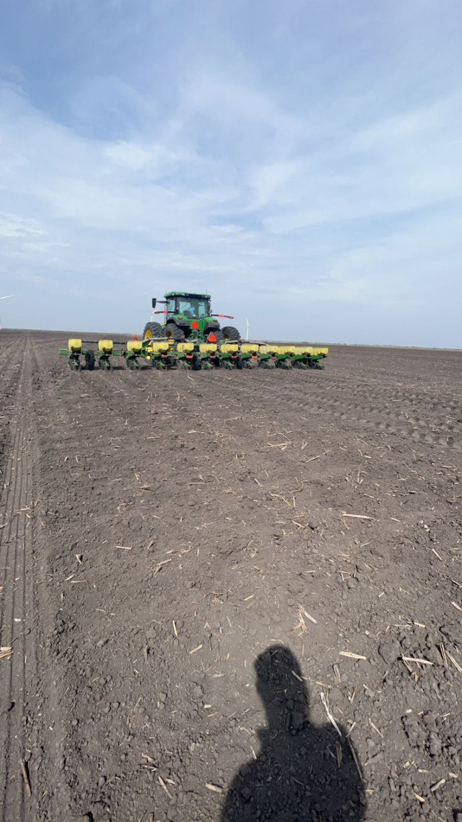 thecarsonrush's tweet image. Planters are rolling in South Texas #AxantFlex