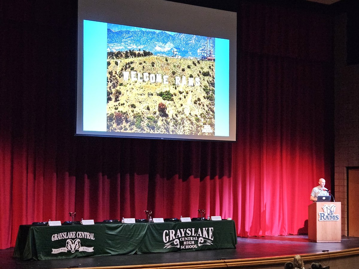 Life after GCHS presentation this stormy evening. Mr. @bgoldcounselor and Ms. Nicole Belmont presenting to our families. @Grayslake_Rams #Ramily