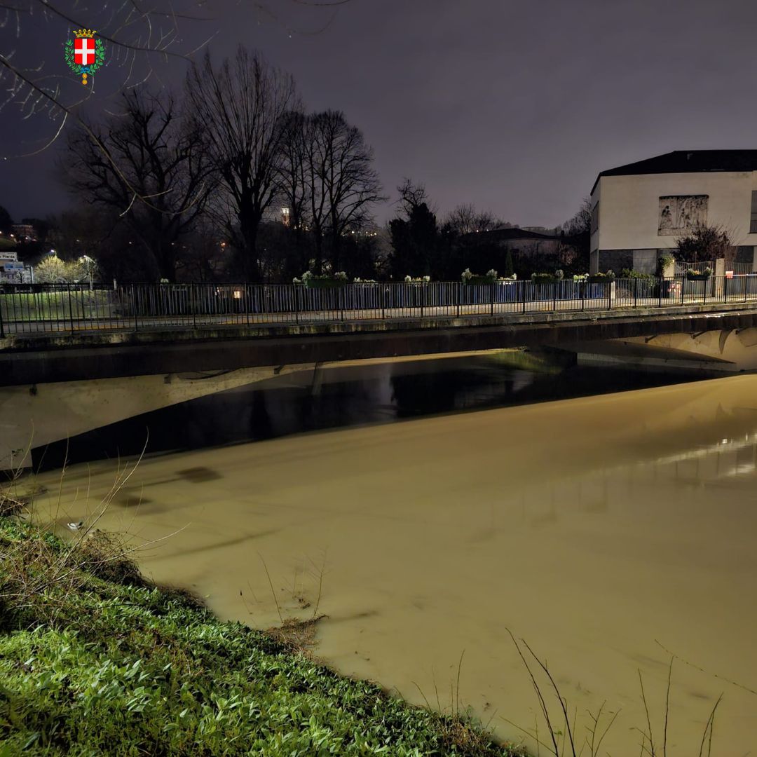 🔴🔴🔴#Maltempo #Vicenza, tangenziale sud e numerose strade chiuse ❌❌❌Attenzione ai sottopassi. Limitare gli spostamenti per consentire gli interventi di soccorso e di protezione civile ℹ️comune.vicenza.it/albo/notizie.p…