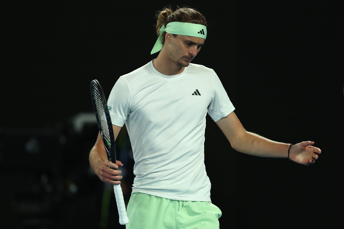 SK__Tennis's tweet photo. Top seed Alexander Zverev suffers a shocking loss in the first round of Acapulco against his compatriot Daniel Altmaier 😯

The German No.3 registered his fourth win against a top 10 player in 3 sets 6-3, 3-6, 6-3 👏

#DanielAltmaier #Acapulco #AlexanderZverev #Tennis https://t.co/Z4qZHOaN5l