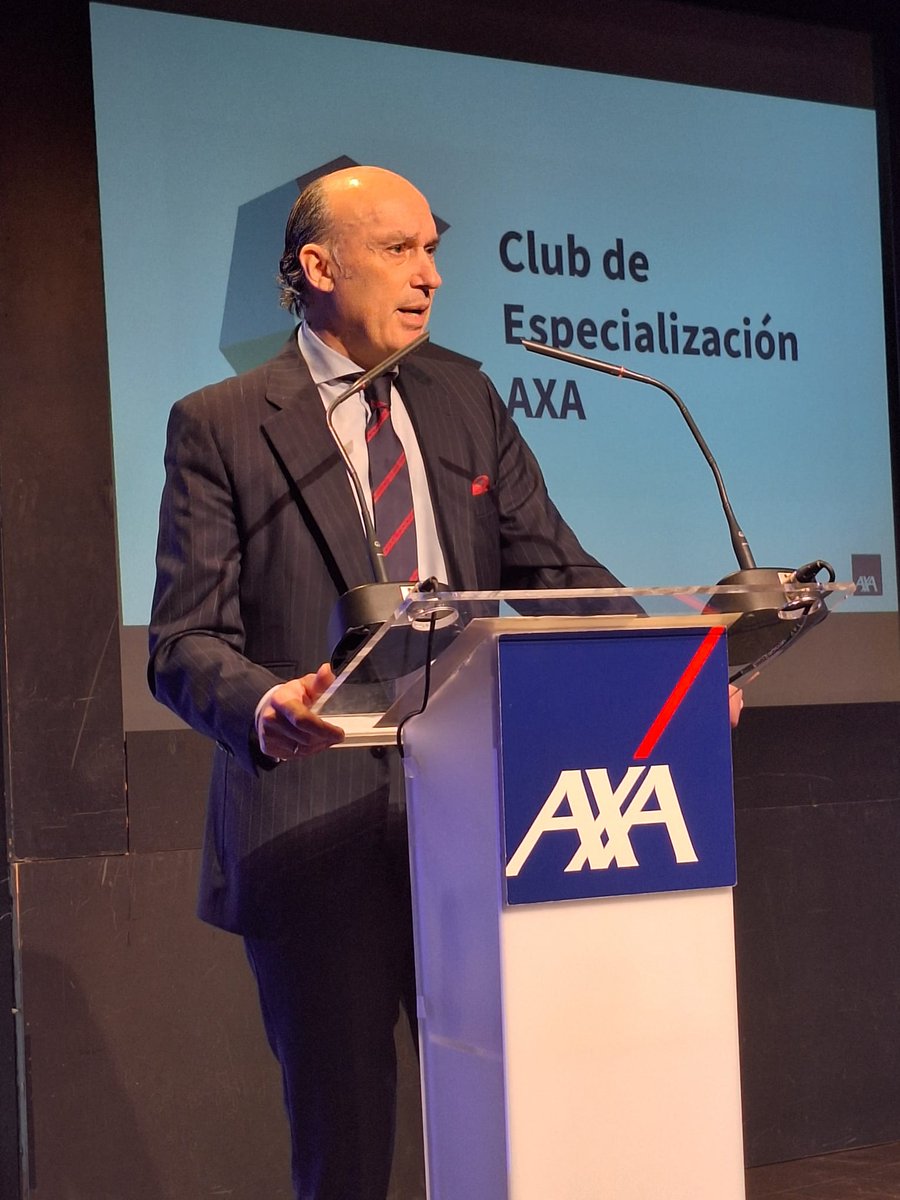 Ayer en el lanzamiento del Club de Especialización AXA para redes exclusivas. El foro que agrupa a los mejores agentes y consejeros patrimoniales en esta materia.Orgulloso y agradecido por el buen trabajo de nuestra red de distribuidores.