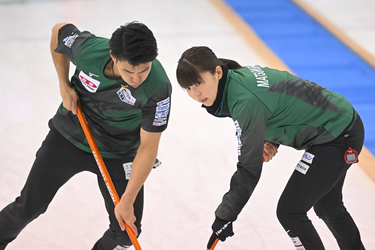 japan_curling tweet picture