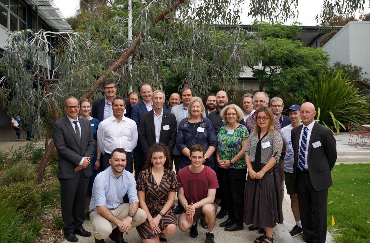 MonashInfotech's tweet image. Today, we welcomed a distinguished guest, Lt. Gen. Larry D. James from the @NASA Jet Propulsion Laboratory to @MonashUni. It was an incredible opportunity to showcase our leading STEM capabilities and discuss future collaborations. 🚀 

#MonashInfoTech #JPL #NASA #NISA