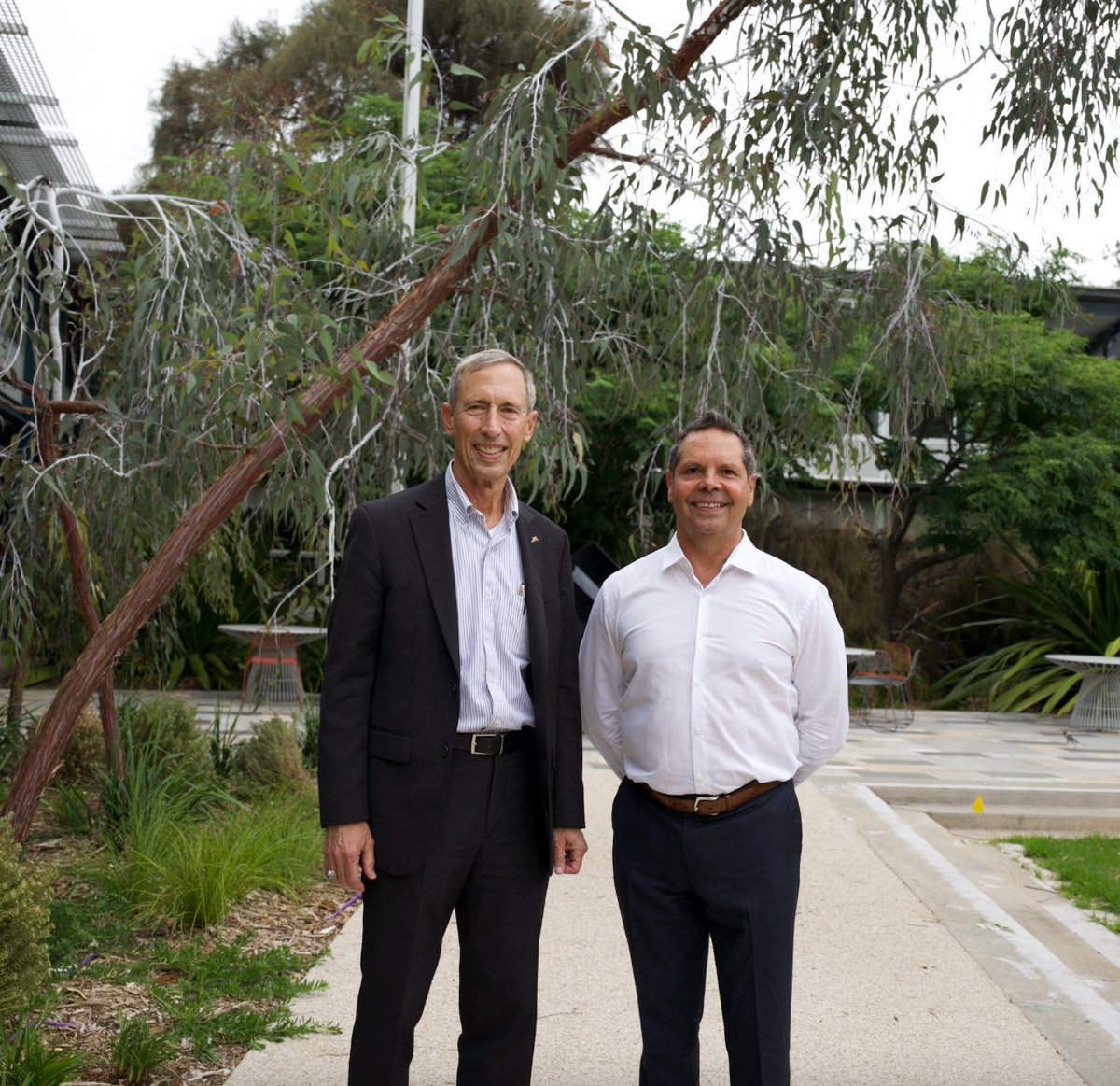 MonashInfotech's tweet image. Today, we welcomed a distinguished guest, Lt. Gen. Larry D. James from the @NASA Jet Propulsion Laboratory to @MonashUni. It was an incredible opportunity to showcase our leading STEM capabilities and discuss future collaborations. 🚀 

#MonashInfoTech #JPL #NASA #NISA
