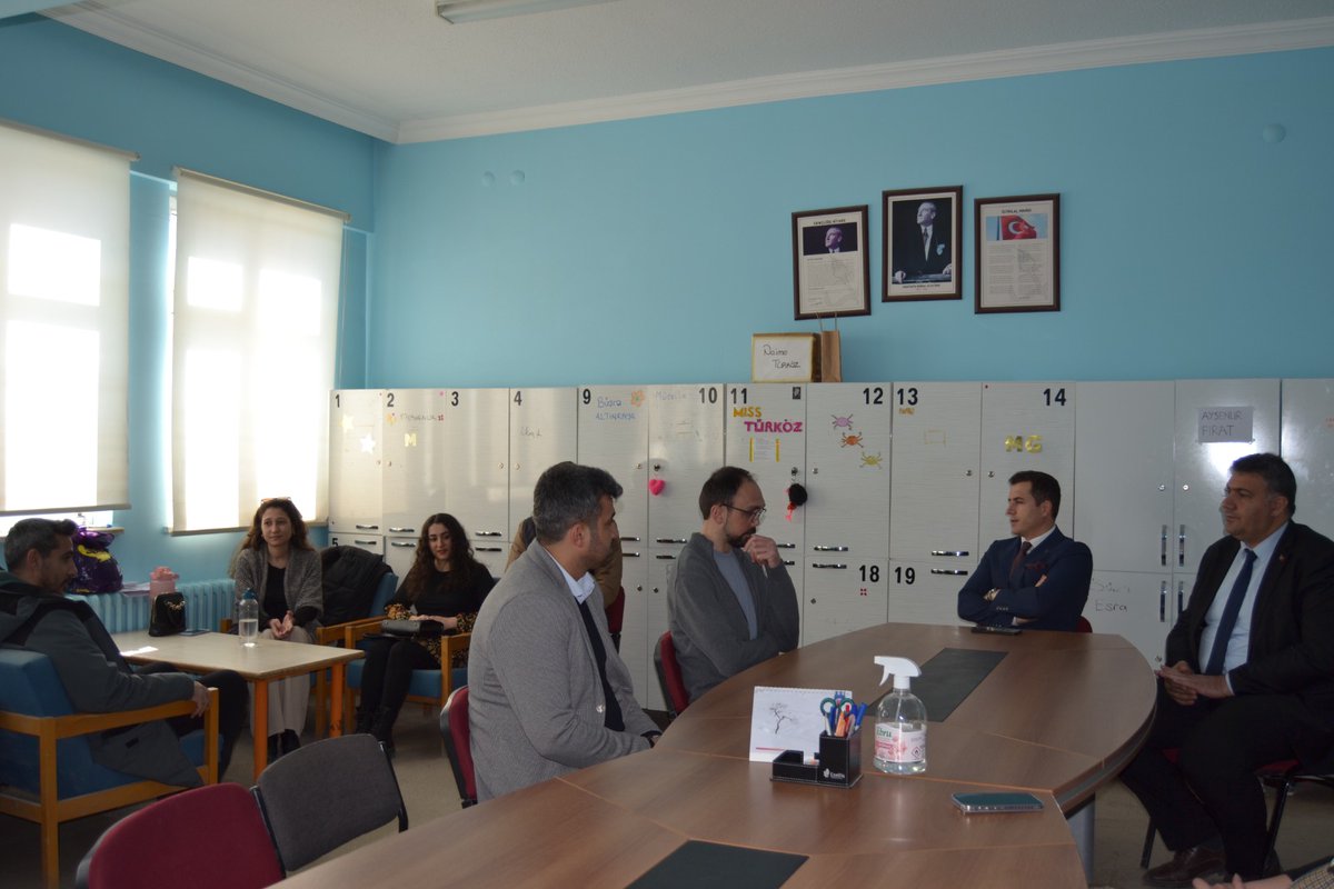 karacobanmem's tweet photo. Kaymakamımız Sn Hacı Kerim MERAL, Milli Eğitim Müdürümüz Sn Muhlis KARAKURT, Şube Müdürlerimiz Sn Bilal YÜKSEL ve Halit ALAGÖZ eşliğinde Kopal Çok Programlı Anadolu lisesi ve Kopal ortaokulunu ziyaret etti. @Erzurum_Mem @yakupyildiz024 @MuhlisKARAKURT @bilallyuksel @HalitALAGZ2 https://t.co/Cy8hwgjPRE