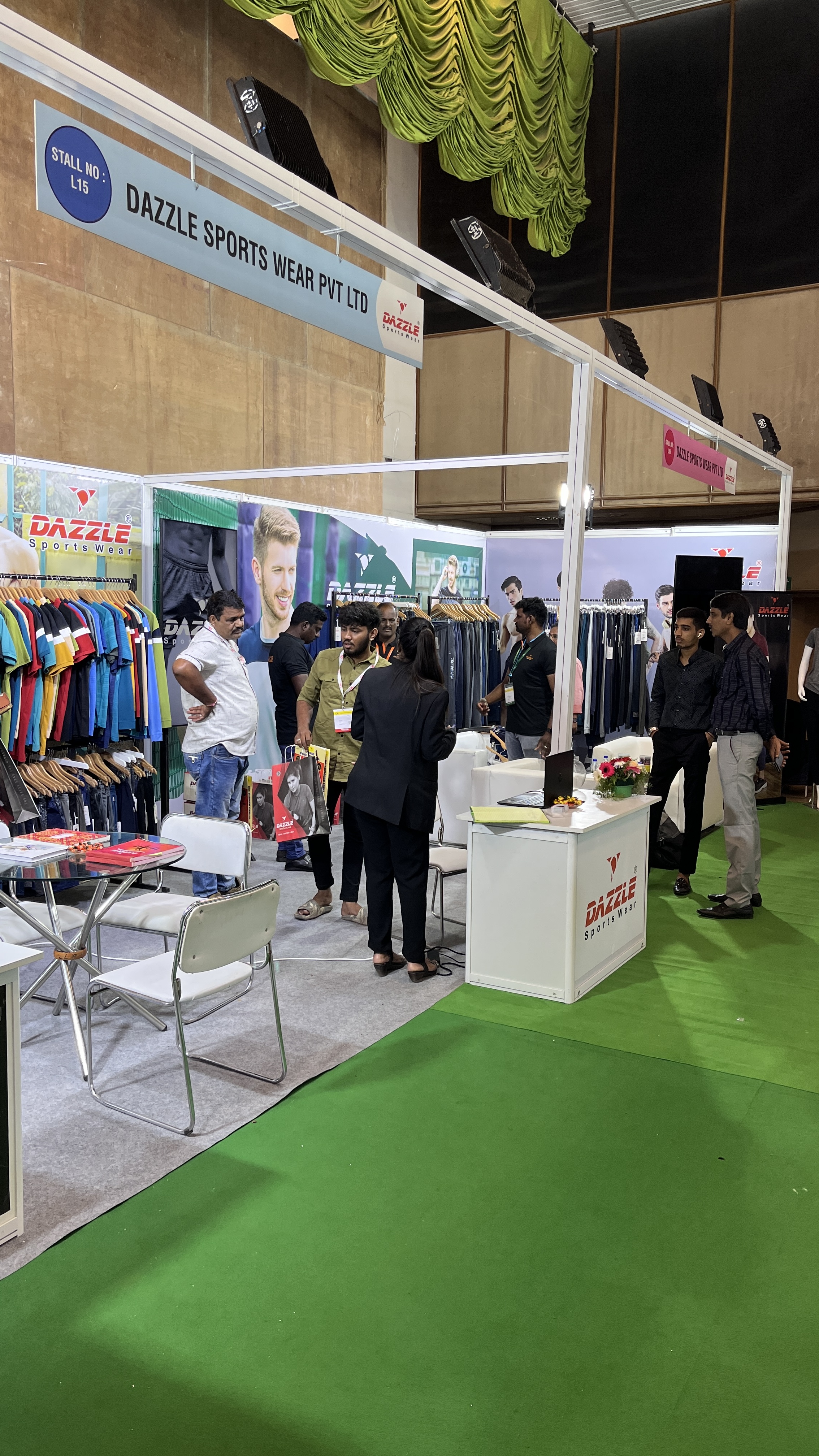 Dazzle sports cheap wear online