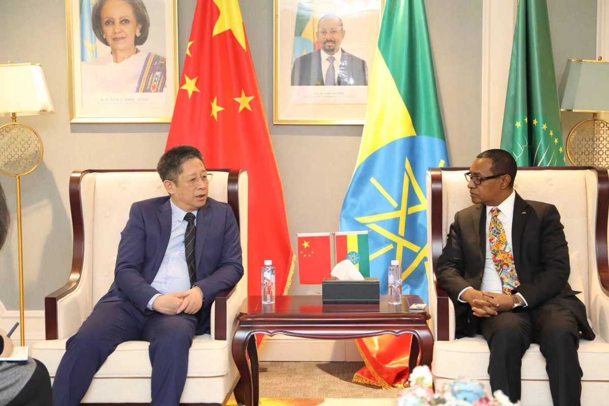 ETEmbassyPEK's tweet photo. Today, H.E. Ambassador #Tefera Derbew discussed with some company leaders on the investment and trade opportunities in Ethiopia. During the discussion the Company leaders have briefed on their plan to make a pre-investment visit to Ethiopia in March, 2024. https://t.co/uEoaDf1lrt
