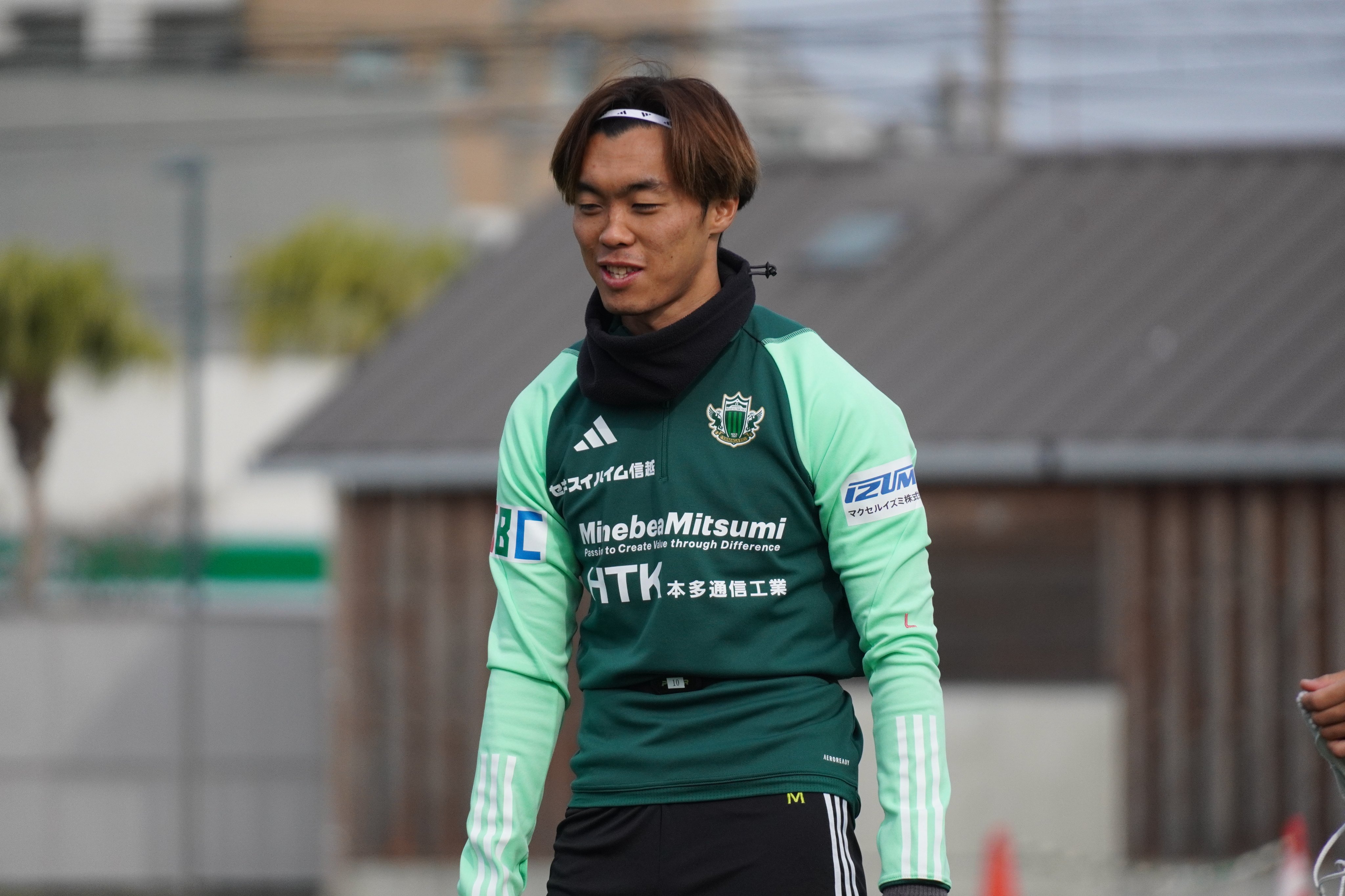松本山雅FC 菊井、中村選手サイン入りトレーニングウェア サイズL