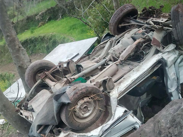 Two persons were killed and three others were injured in a tragic #accident that occurred in the #Reasi district of #JammuAndKashmir on Tuesday. #jagokashmir