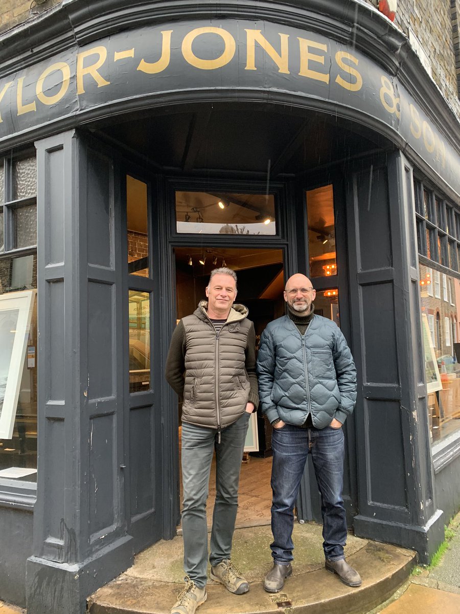 Great to catch up with @ChrisGPackham at my art gallery this weekend and looking forward to launching some exciting new works with him in 2024. Follow @Taylorjonesandson on Instagram for more…. 📸👍