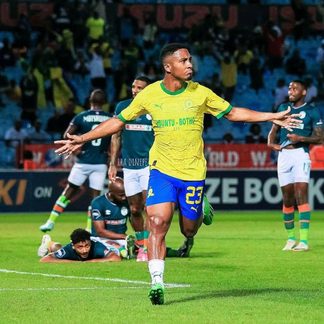 Guys hear me out, there is no need to repeat the Sirino mistake here and wake up when it’s too late. This player can still be neutralized and made eligible for Bafana. Can you imagine 🔥🔥🔥