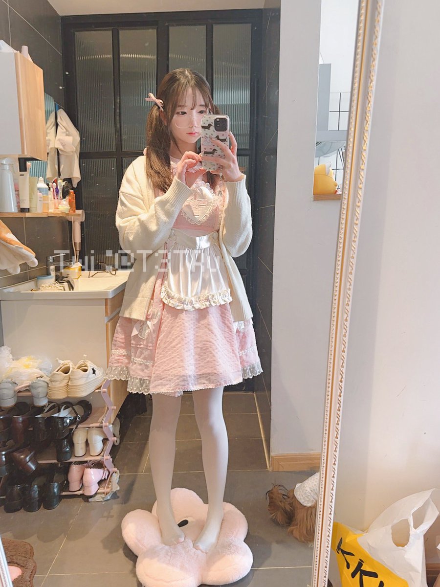 白丝双马尾Lolita buff拉满 https://t.co/7seFAHj6GA