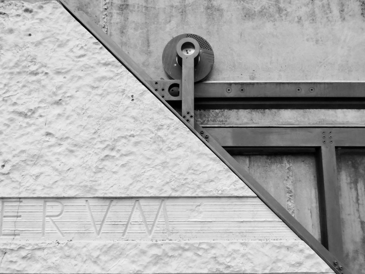 TRES60Blog's tweet image. Acceso de la Facultad de Arquitectura de Venecia, proyectada entre 1966-1972 por Carlo Scarpa.

#FacultéArchitectureVenise #CarloScarpa