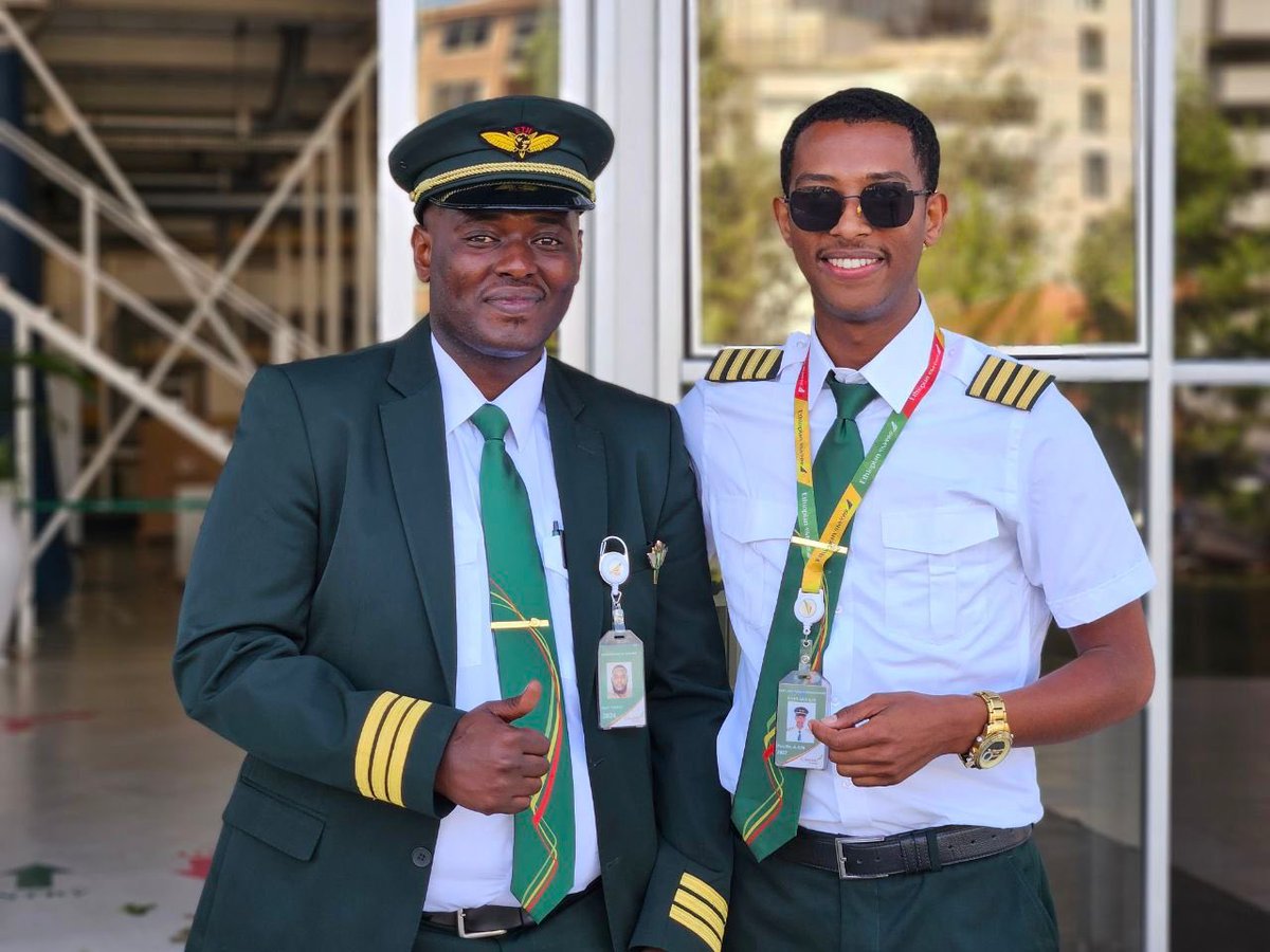 benjimk's tweet photo. Je vous présente Jérémie Muhire fils de Goma en RDC 🇨🇩, il est le seul Congolais Gradué le weekend dernier à l’Académie d'aviation d'Ethiopian Airlines comme pilote 🧑🏽‍✈️ https://t.co/9IOt4RlKzD