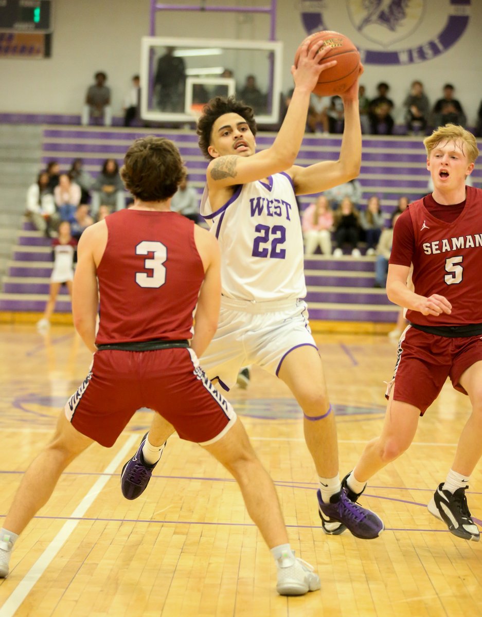 Big time performances from Topeka West's Keimani Paul (@keimani_paul) and Jalen Foy tonight. Foy scores a game-high 20 points and Paul adds 18 to help the Chargers move to the sub-state title game. #6 Topeka West (14-7) will meet #3 Andover (17-4) on Friday.