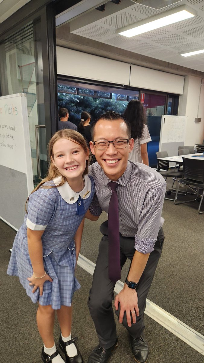 Lovely to bump into @misterwootube at CTHS open night last night. Inpsiring the next gen of Maths kids. Thank you