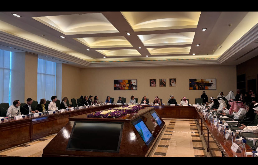 5eer's tweet photo. سعدت  بلقاء ممثلي الجامعات الفرنسية في أول منتدى فرنسي سعودي حول التعليم العالي. كممثل لجامعة الفيصل ومناقشة فرص تعاون مثمر بين البلدين  لتعزيز  منظومة التعليم https://t.co/fVsmpiq0em