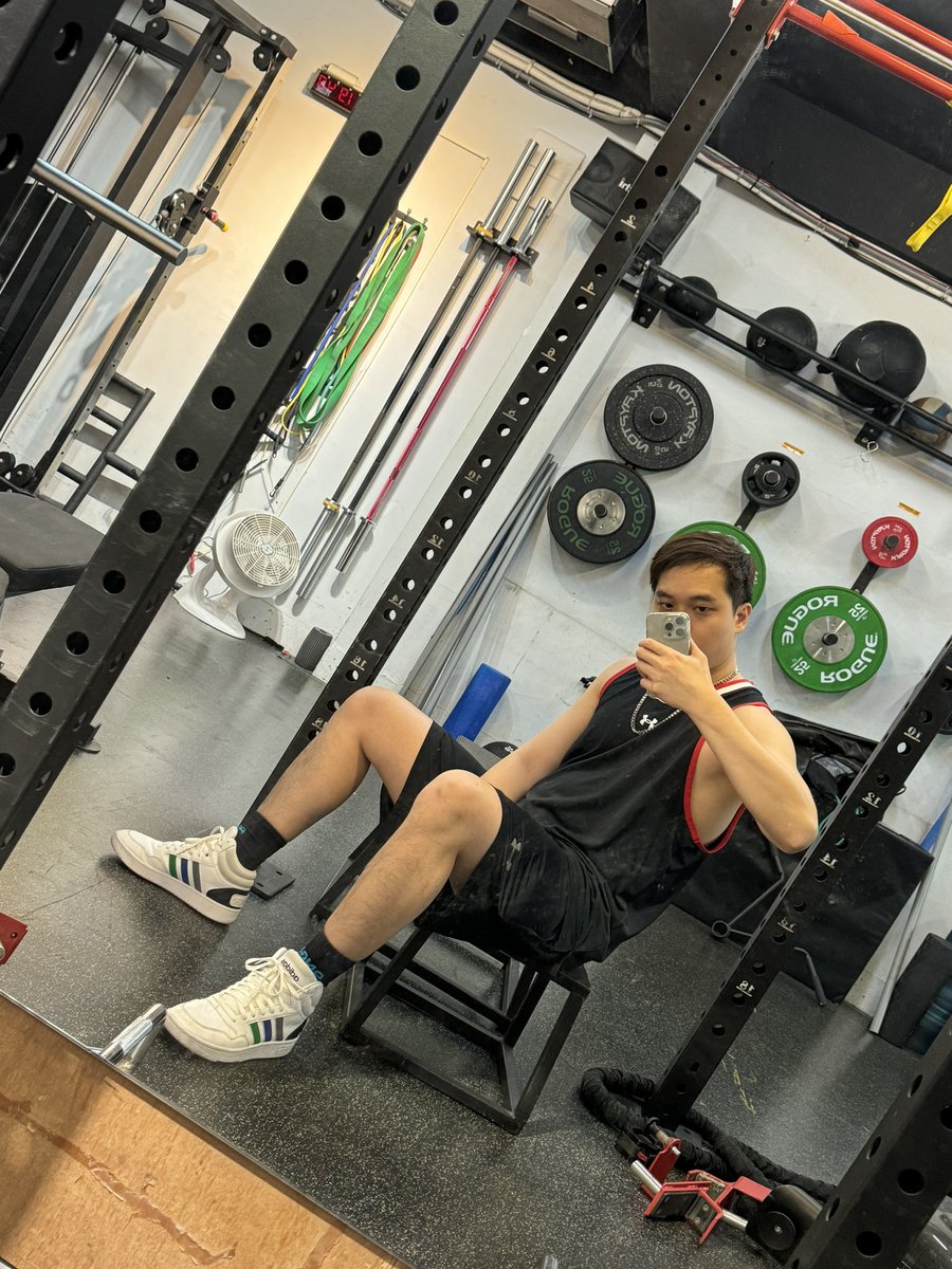 偶爾貼一張臉照😜😜