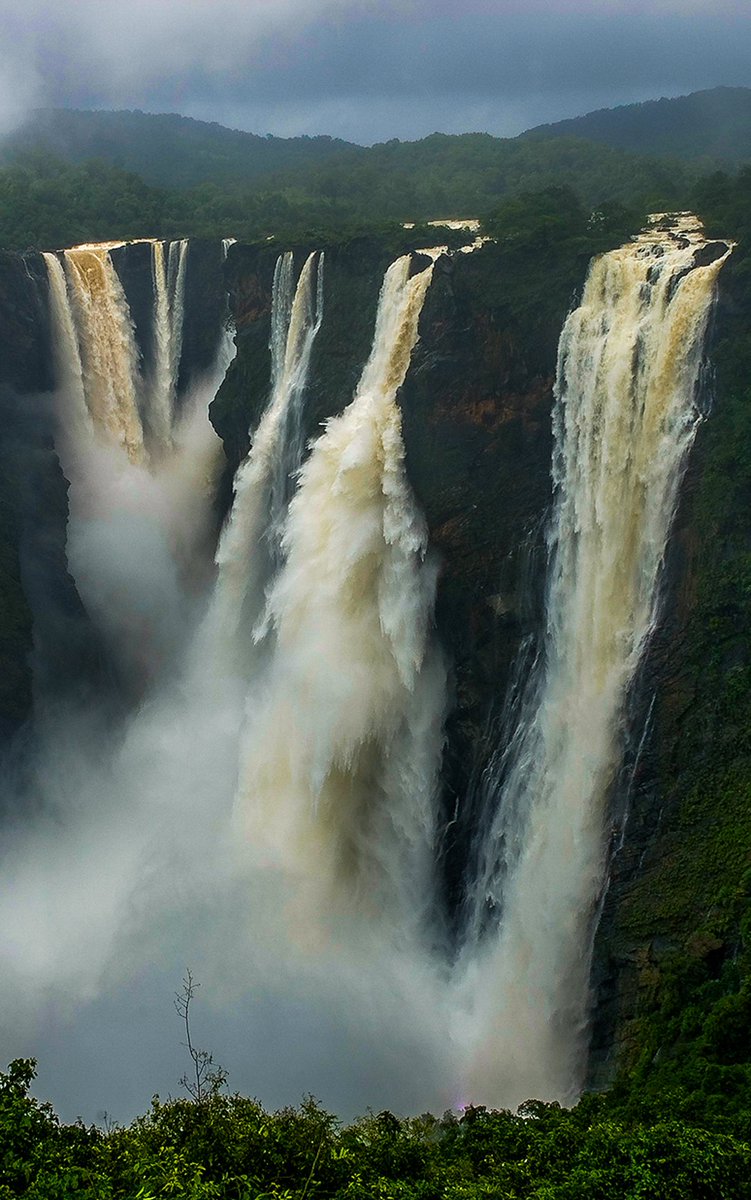 ArjunHaarith's tweet photo. Some magnificent waterfalls of #Karnataka @KarnatakaWorld https://t.co/RIPOhoTQ5q