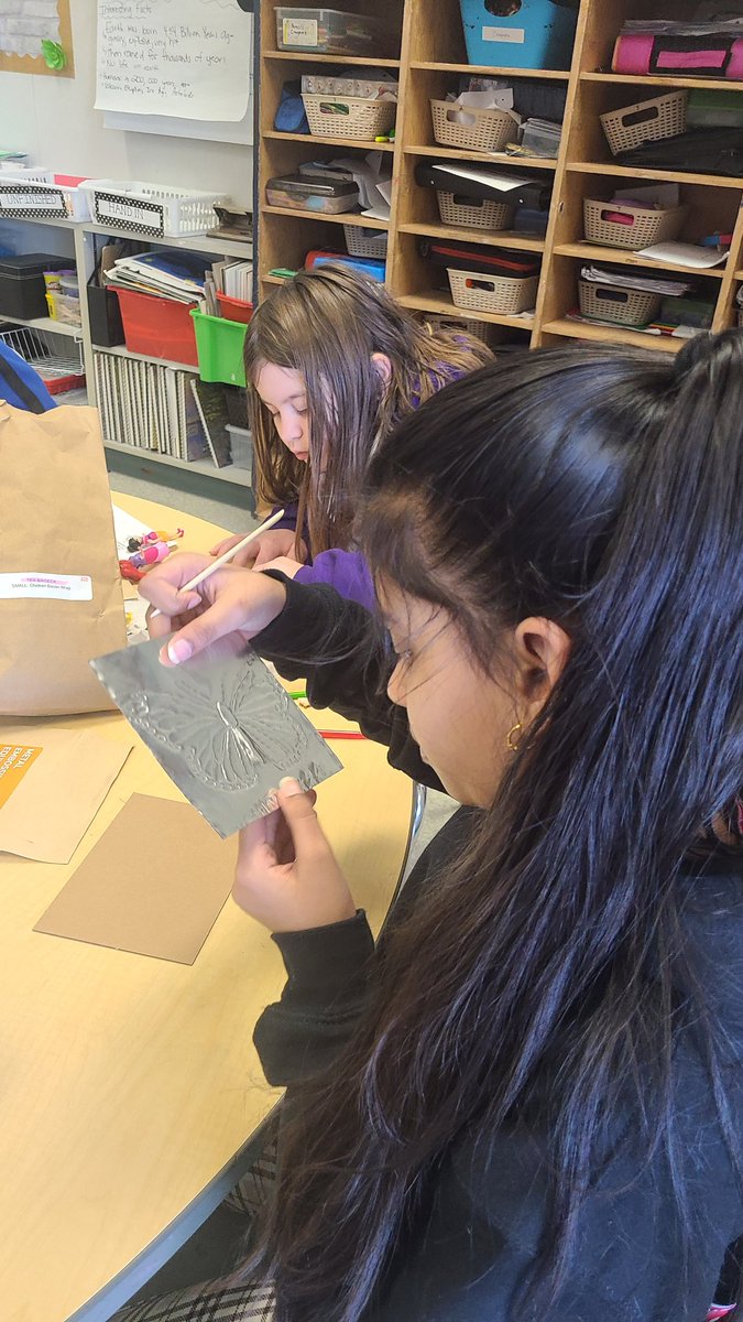 My Grade 4/5 class loves embossing metal! Thank you to @TheReach and your Des Pardes exhibit for this great art connection to South Asian history and culture in the Fraser Valley!