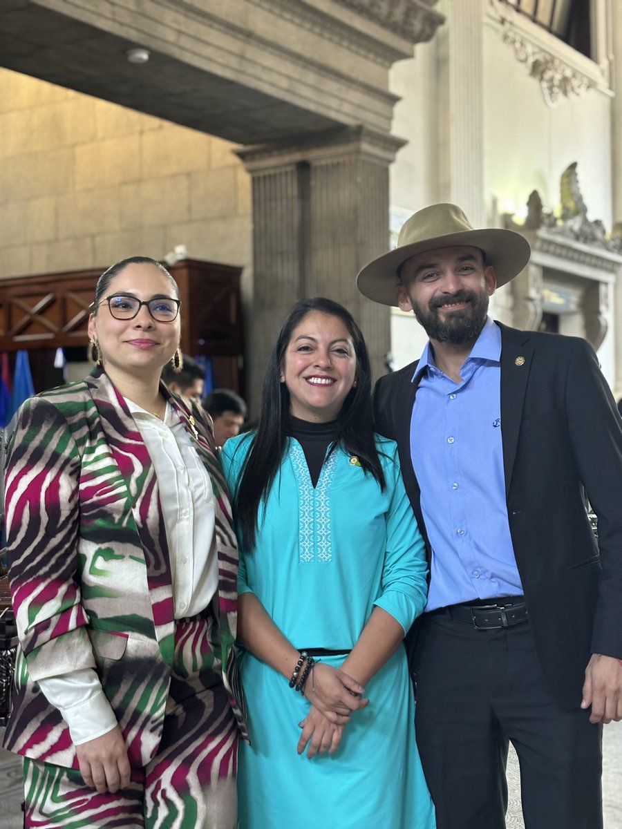 IvannaLujan502's tweet image. ¡Dicen que cuando l@s buen@s nos juntamos pasan cosas buenas!  🫰

👩‍⚕️🩺 ¡Aprobamos la Ley para la Disposición y Transplante de Órganos, Tejidos y Células Humanas!👩‍⚕️🩺  #BancadaSemilla 

#congreso #guatemala #organos