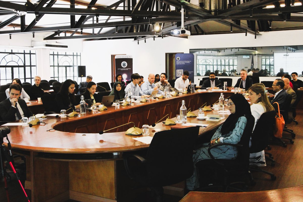 ISIS_MY's tweet image. The February 2021 coup in Myanmar intensified political, economic and humanitarian crises, which led to civil conflict. The recent #ISISForum hosted by @ISIS_MY explored Myanmar&apos;s #politicaldevelopment, future trajectories and the responses of #ASEAN &amp;amp; its Dialogue Partners.