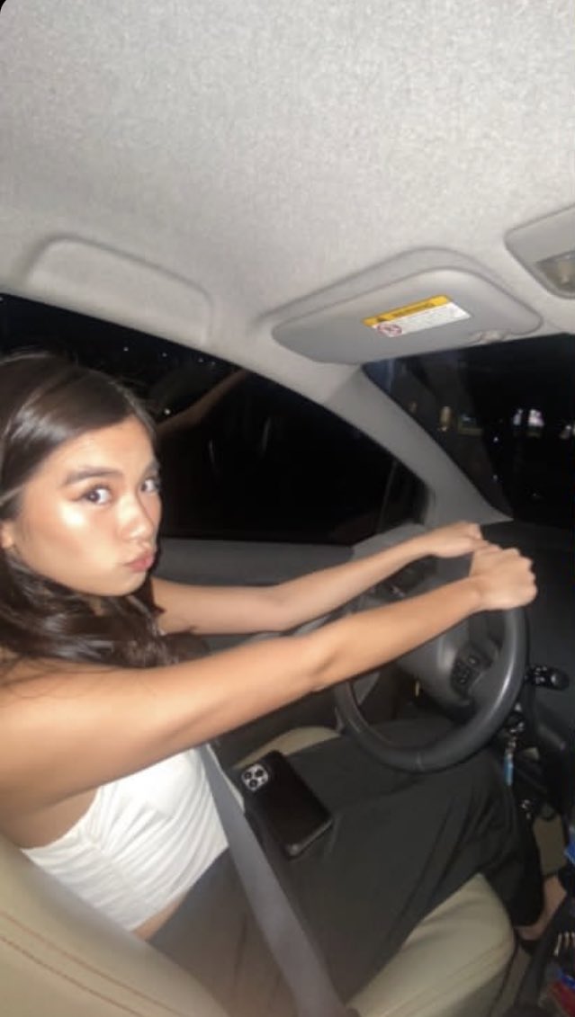 ryejbboskittles's tweet photo. aiah driving                     aiah driving me crazy https://t.co/WfXDWmNenT